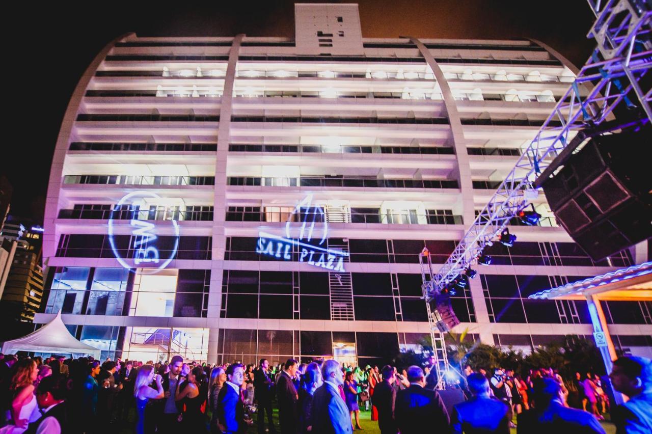 Wyndham Manta Sail Plaza Hotel And Convention Center Exterior photo